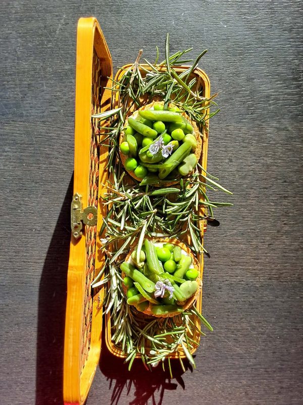 Green seasonal preparations with rosemary